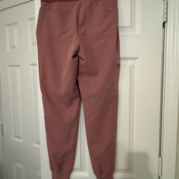 Figs XS mineral mauve scrub set. Like new. - Picture 5 of 5